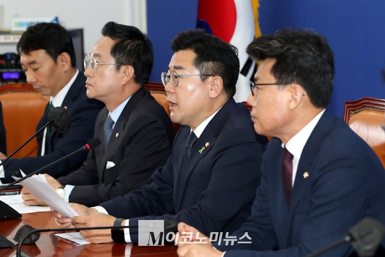 박찬대 더불어민주당 당대표 직무대행 겸 원내대표가 16일 원내대책회의에서 발언하고 있다. (사진=최동환 기자)