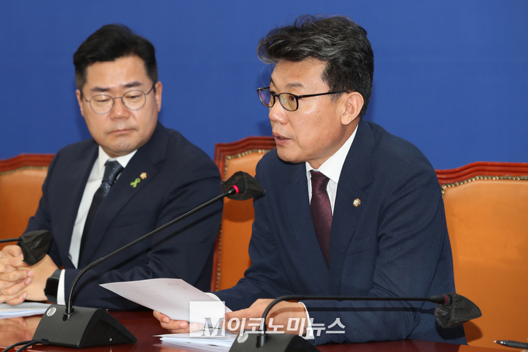 진성준 더불어민주당 정책위의장이 16일 원내대책회의에서 발언하고 있다. (사진=최동환 기자)