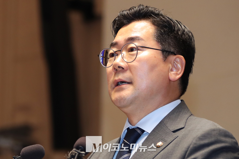 박찬대 더불어민주당 당대표 직무대행 겸 원내대표가 지난 2일 열린 의총에서 발언하고 있다. (사진=최동환 기자)