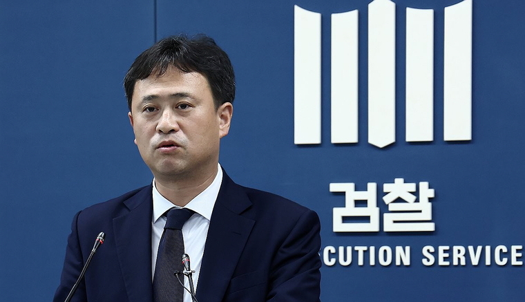30일 오후 서초구 서울고검에서 김용식 부장검사가 공정거래조사부(공조부) LH사건 수사결과 브리핑을 하고 있다. (사진=연합뉴스)