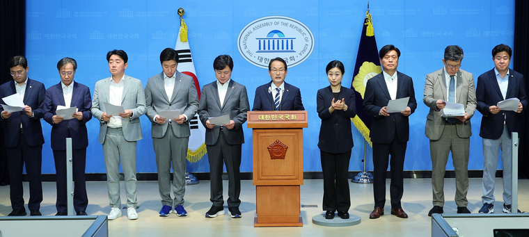2일 오후 국회 소통관에서 국회 정무위 야당 의원들이 합동 기자회견을 열고 티몬·위메프 사태와 관련해 정부 대책을 촉구하고 있다. (사진=연합뉴스)