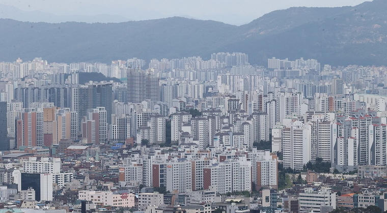 서울 남산에서 바라본 시내 아파트 모습.. (사진=연합뉴스)