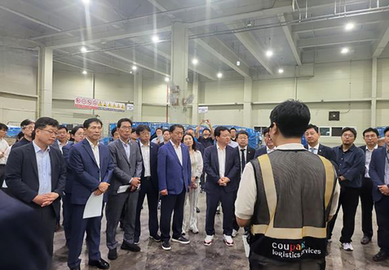 국회 환경노동위원회(위원장 안호영)는 23일 쿠팡 남양주 2캠프에 방문하여 현장시찰을 실시했다. (국회사무처)