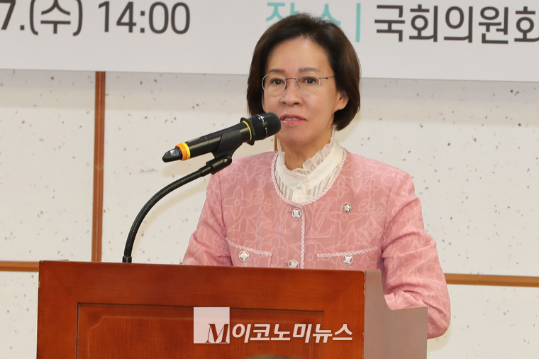 지난 7월 17일 이인선 의원이 탄소중립 녹색성장 금융특별법 입법토론회에서 축사하고 있다. (사진=최동환 기자)