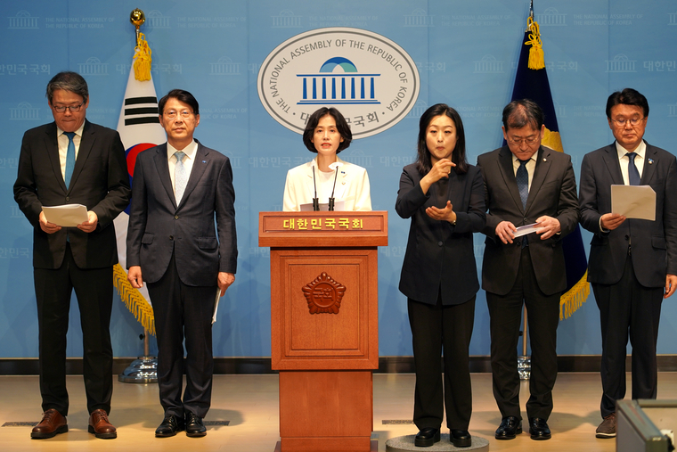 박은정 조국혁신당 의원이 28일 국회 소통관 기자회견에서 발언하고 있다. (박은정 의원실)