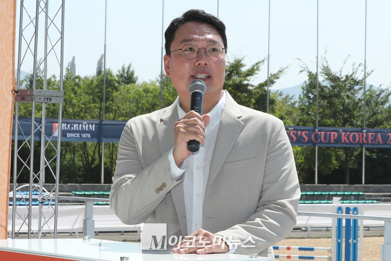 천허람 개혁신당 원내대표가 지난 1일 한국과 태국의 친선 승마 교류전인 ‘프린세스컵 코리아 2024’에서 환영사 하고 있다. (사진=최동환 기자)
