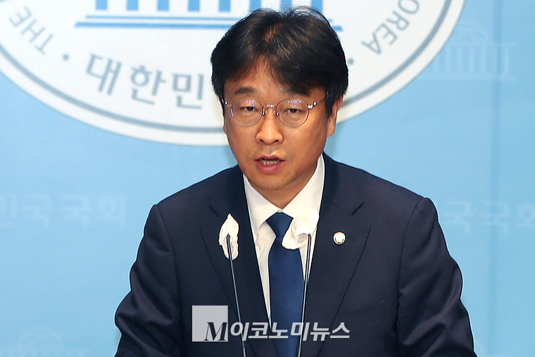 이용우 더불어민주당 의원. (사진=최동환 기자)