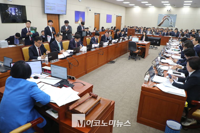 국회 과학기술정보방송통신위원회가 10일 국회 본청에서 정보통신산업진흥원 등 국정감사에 들어갔다. (사진=최동환 기자)