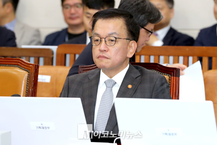 최상목 경제부총리 겸 기획재정부 장관이 11일 국회 기획재정위원회 기획재정부 등에 대한 국정감사에 출석했다. (사진=최동환 기자)