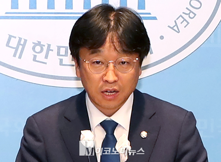이용우 더불어민주당 의원. (사진=최동환 기자)