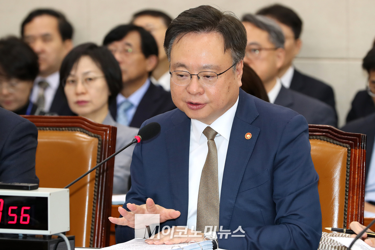 조규홍 보건복지부장관이 23일 국회 보건복지위원회 보건복지부 등 기타 감사 대상기관 전체에 대한 종합 국정감사에 출석헤 질의에 답하고 있다. (사진=최동환 기자)