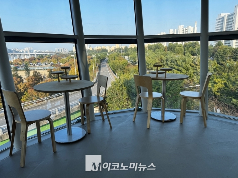 카페 내부