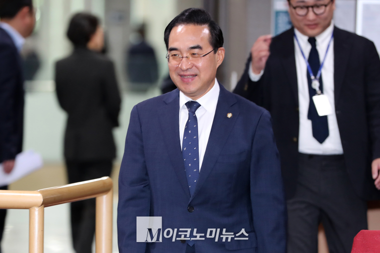 박홍근 더불어민주당 의원이 토론회에 참석하고 있다. (사진=최동환 기자)