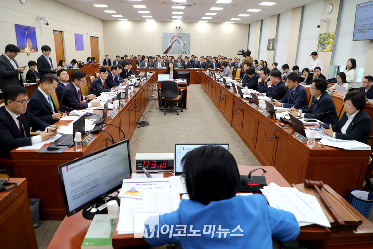 지난 10일 과방위 전체회의가 열리고 있다. (사진=최동환 기자)