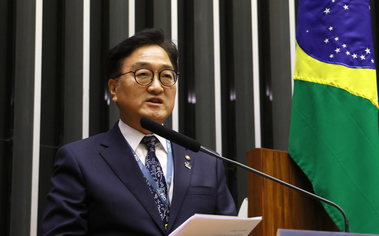 우원식 국회의장이 현지시간 7일(목) 브라질 브라질리아 하원에서 열린 '제10차 G20 국회의장회의(P20)' 제2세션에서 발언하고 있다. (국회사무처)