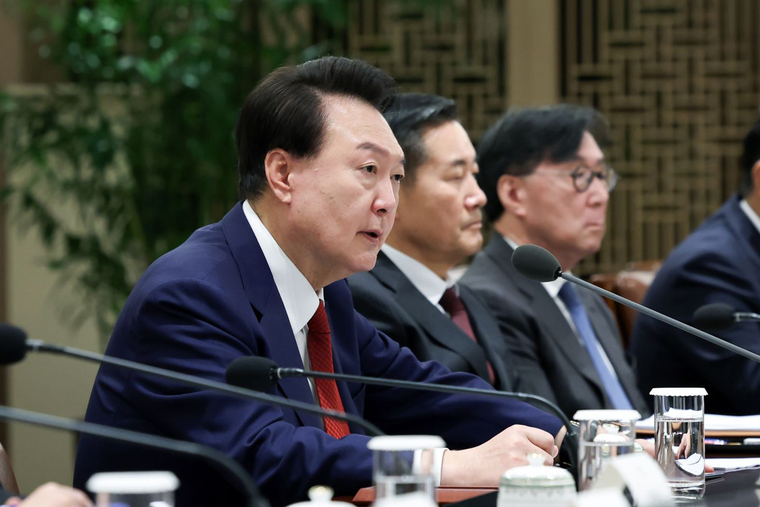 지난 11월 10일 윤석열 대통령은 용산 대통령실에서 대외 여건 변화에 따른 경제·안보 점검회의를 주재했다. (대통령실)