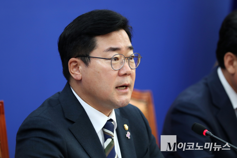 박찬대 원내대표가 12일 원내대책회의에서 발언하고 있다. (사진=최동환 기자)
