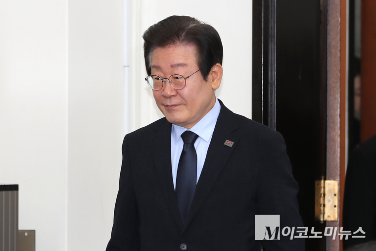 지난 4일 이재명 더불어민주당 대표가 최고위원회의에 참석하고 있다. (사진=최동환 기자)