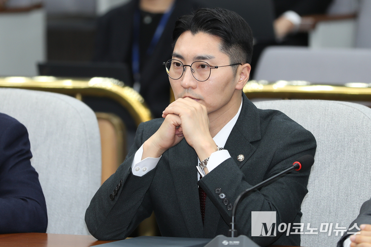 박준태 국민의힘 원내대변인이 지난 12일 이재명 민주당 대표 사법방해 저지 긴급대책회의에 참석해 있다. (사진=최동환 기자)