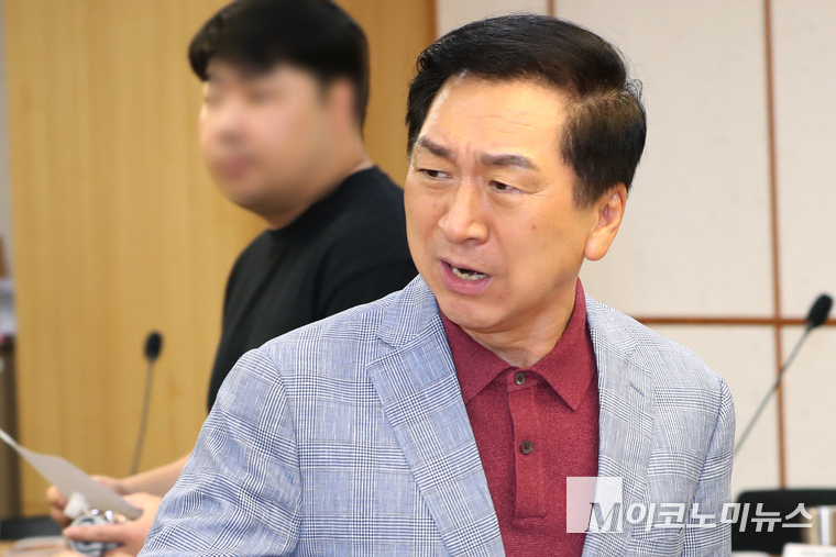 김기현 국민의힘 의원이 지난 8월 국회 의원회관에서 열린 세미나에 참석하고 있다. (사진=최동환 기자)