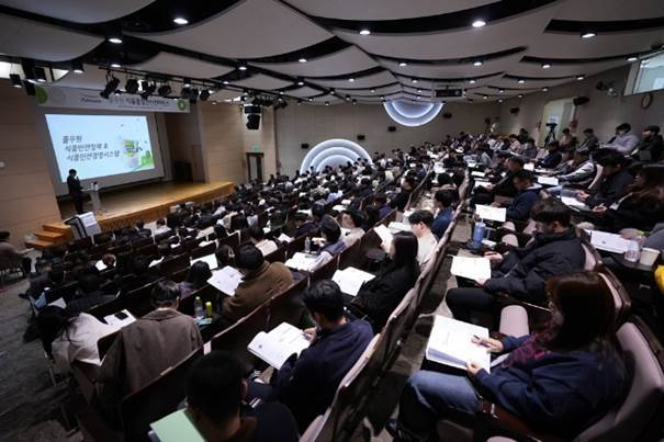 19일 충남 아산시에 위치한 캠코인재개발원 인재관에서 풀무원 자사공장 및 협력기업 품질관리 담당자 200여명이 참석한 가운데 제15회 식품품질안전 컨퍼런스가 성황리에 개최됐다. 사진=풀무원 제공 