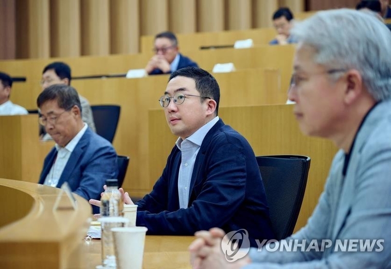 <strong>지난 9월 LG 사장단 워크숍에 참석한 구광모 회장. 사진=연합뉴스 제공 </strong>