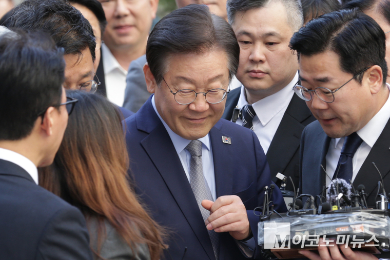 이재명 더불어민주당 대표가 지난 15일 공직선거법 위반 혐의 사건 선고 공판에 참석하고 있다. 서울뉴스통신제공