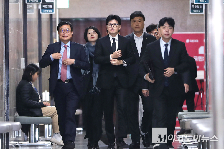 한동훈 국민의힘 대표가 5일 국회 본청에서 열린 최고위원회에 참석하고 있다. (사진=최동환 기자)