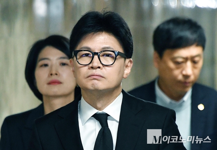 한동훈 국민의힘 대표가 지난 7일 의원총회를 마치고 퇴장하고 있다. (사진=최동환 기자)