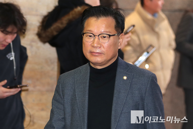 이양수 TF위원장이 지난 9일 의원총회에 참석하고 있다. (사진=최동환 기자)