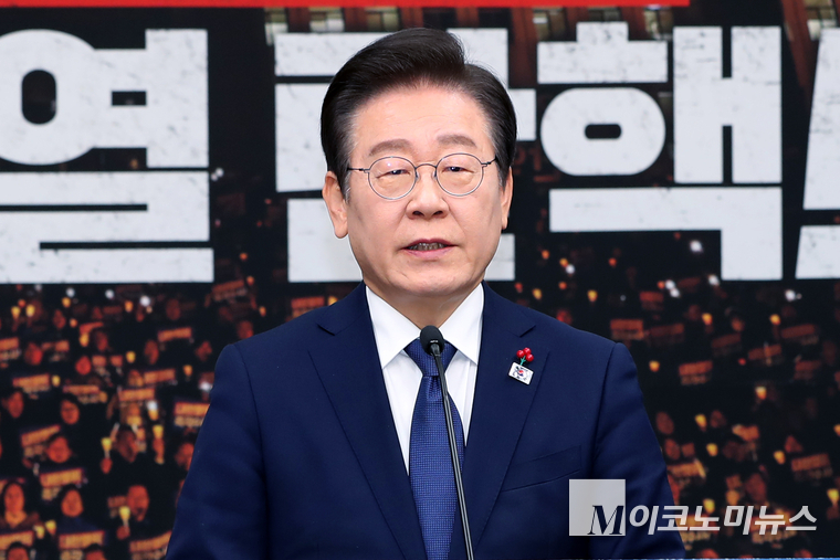 이재명 더불어민주당 대표가 지난 6일 긴급 기자회견하고 있다. (사진=최동환 기자)