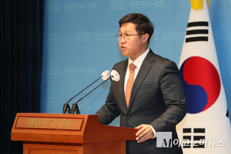 김성열 개혁신당 수석대변인이 14일 국회 소통관에서 브리핑하고 있다. (사진=최동환 기자)