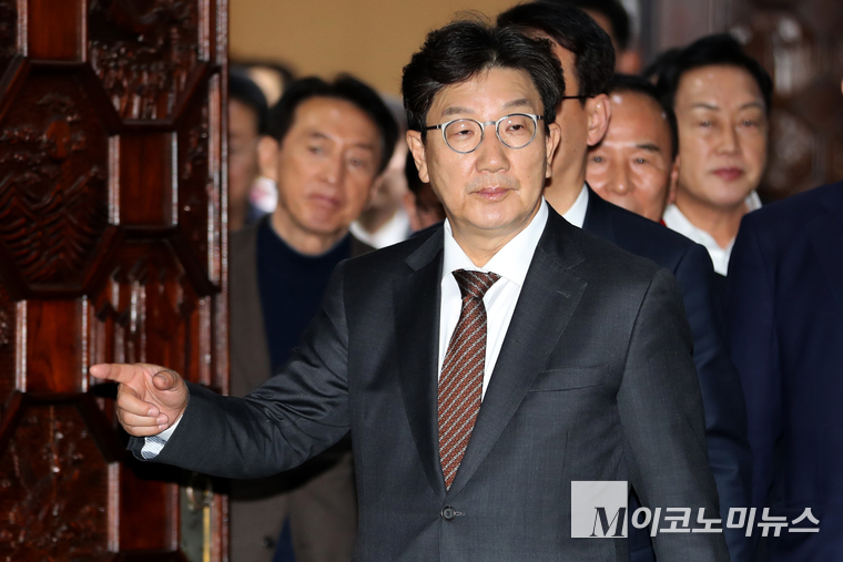 권성동 국민의힘 원내대표가 지난 14일 의원총회를 마치고 국회 본회의장으로 향하고 있다. (사진=최동환 기자)