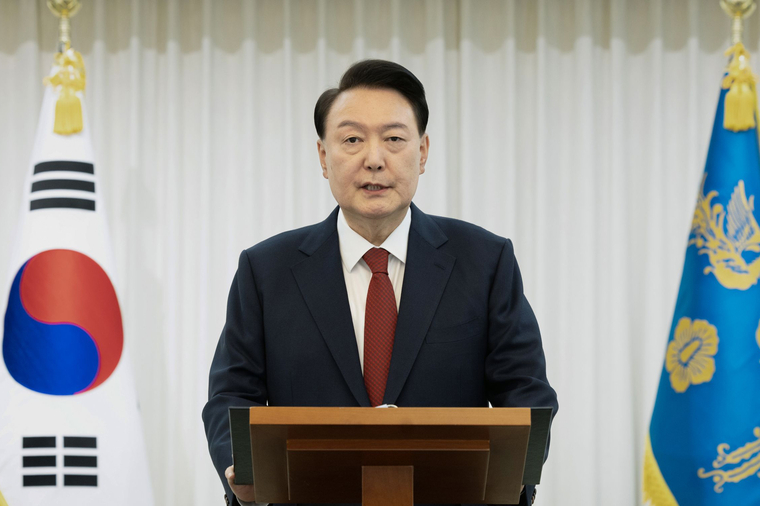 지난 12월 14일 윤석열 대통령은 대통령 관저에서 대국민 담화를 하고 있다. (대통령실)
