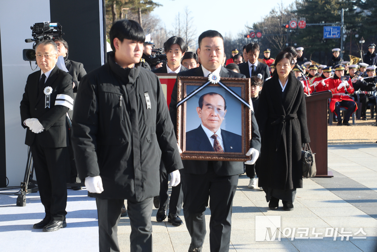 고(故) 김수한 전 국회의장 영결식이 3일 오전 국회 정현관 앞에서 엄수됐다. 사진=최동환 기자
