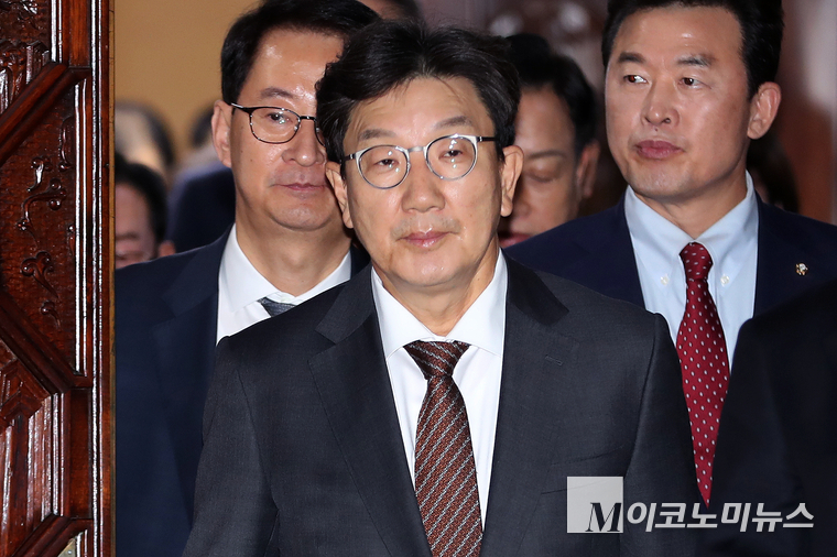 권성동 국민의힘 원내대표가 지난 12월 14일 의원총회를 마치고 국회 본회의장으로 향하고 있다. 사진=최동환 기자