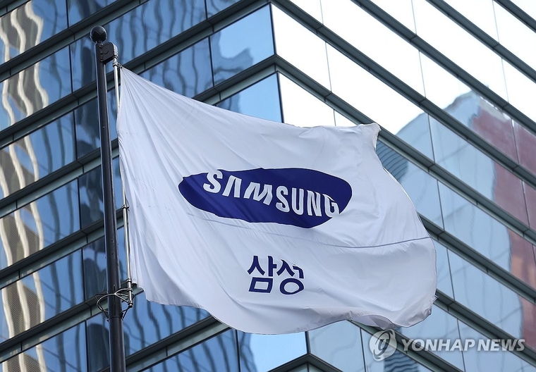 삼성전자가 지난해 인텔을 제치고 반도체 공급사 매출 1위를 기록할 것으로 전망된다. 사진=연합뉴스 