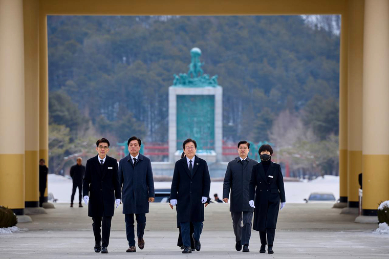 이재명 더불어민주당 대표가 30일 대전 현충원을 찾았다. 사진=더불어민주당
