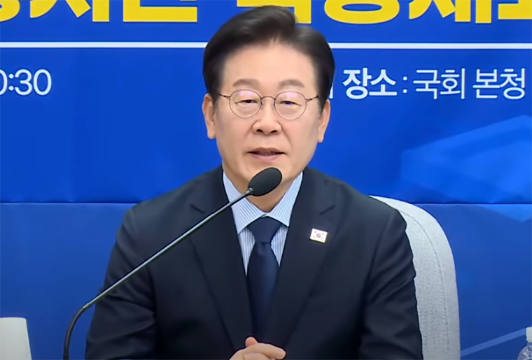 이재명 대표가 3일 더불어민주당 정책 디베이트3에서 인사말하고 있다. 사진=델리민주 캡처