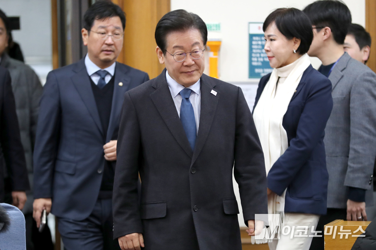 이재명 더불어민주당 대표가 7일 국회 의원회관에서 열린 ‘모두의 질문 Q’ 출범식에 참석하고 있다. 사진=최동환 기자