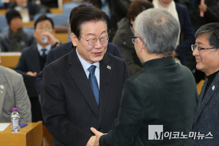 이재명 더불어민주당 대표가 7일 국회 의원회관에서 열린 ‘모두의 질문 Q’ 출범식에 참석하고 있다. 사진=최동환 기자