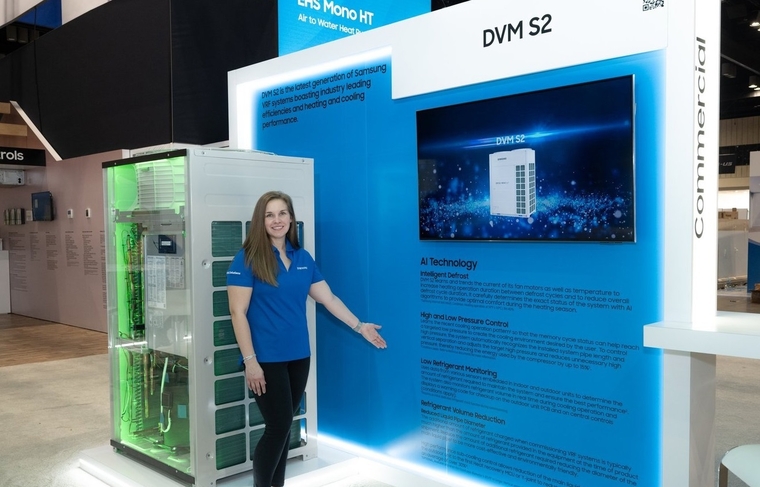  'AHR 엑스포(The International Air-Conditioning, Heating, Refrigerating Exposition)'에서 상업용 DVM 라인업을 소개하고 있다. 사진=삼성전자 