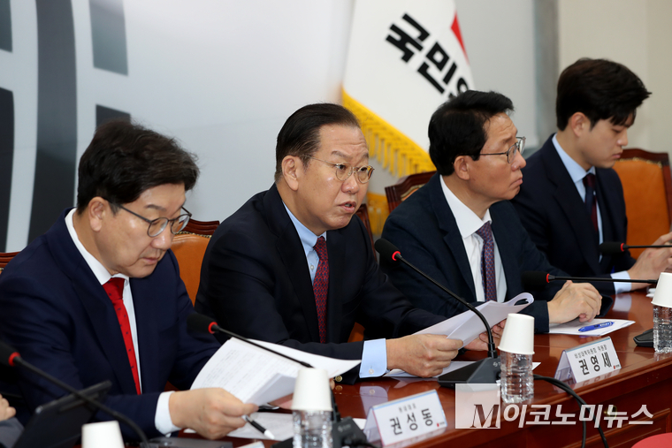 권영세 국민의힘 비상대ᅟᅢᆨ위원장이 20일 오전 국회에서 열린 비상대책회의에서 발언하고 있다. 사진=최동환 기자