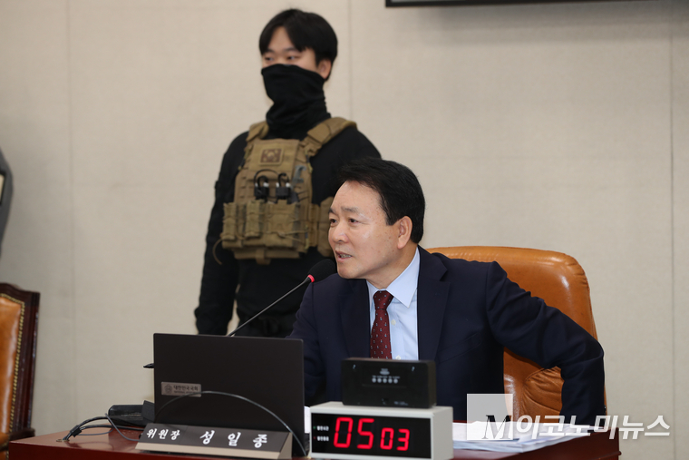 성일종 국방위원회 위원장이 발언하고 있다. 사진=최동환 기자