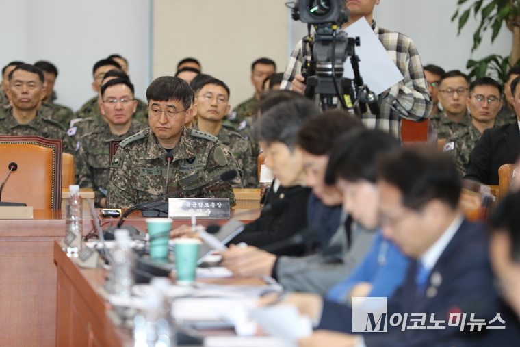 박안수 육군참모총장이 내란국조특위에 참석했다. 사진=최동환 기자