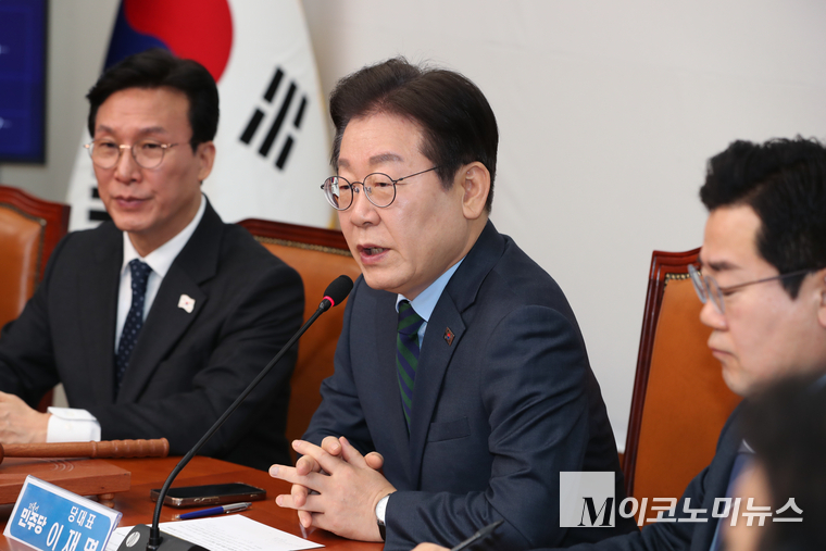 이재명 더불어민주당 대표가 21일 최고위원회의에서 발언하고 있다. 사진=최동환 기자