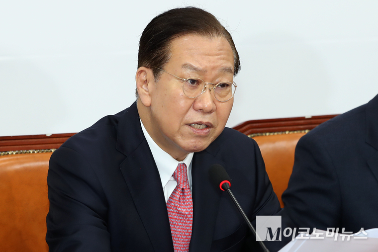 권영세 국민의힘 비상대책위원장이 6일 비상대책회의에 발언하고 있다. 사진=최동환 기자