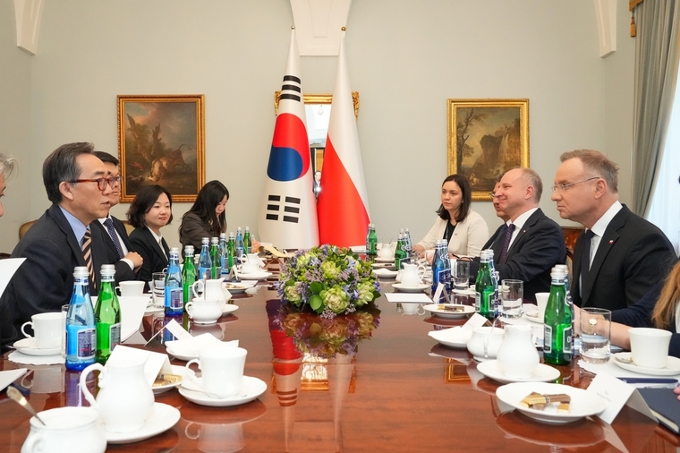 조태열 외교장관과 안제이 두다 폴란드 대통령. 사진=외교부 제공 