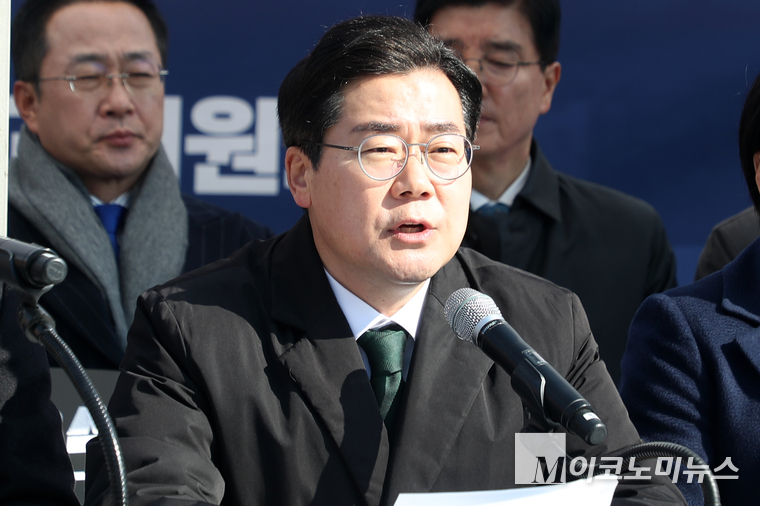 박찬대 더불어민주당 원내대표가 지난 19일 현장 최고위원회의에서 발언하고 있다. 사진=최동환 기자