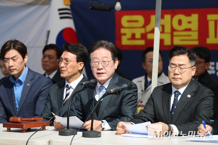 이재명 더불어민주당 대표가 26일 광화문 천막 당사에서 열린 최고위원회의에서 발언하고 있다. 사진=최동환 기자
